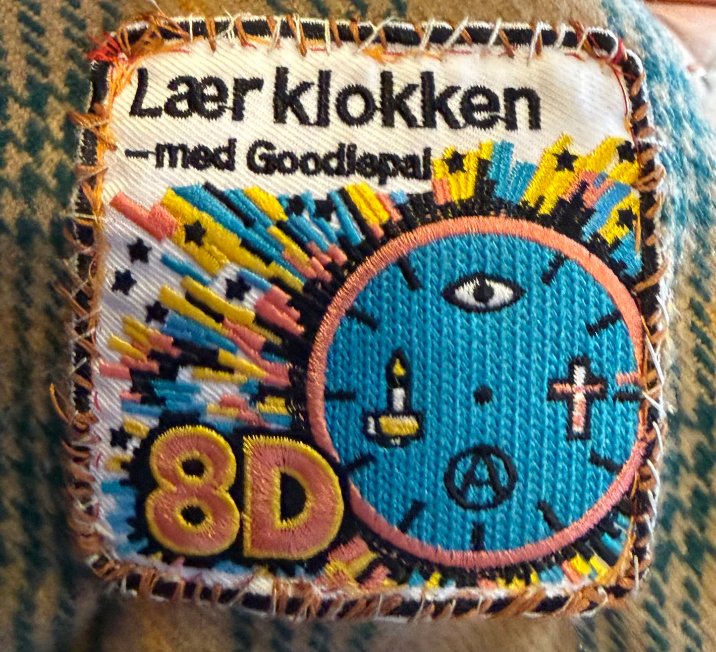 Lær klokken 8D patch sewn on jacket